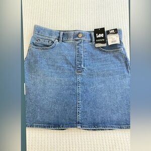 NWT. Lee Women's Classic Blue Mini Skirt. Size 10